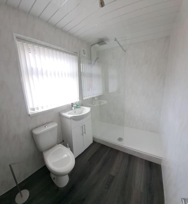 1 Bed Apart Dowlais エクステリア 写真